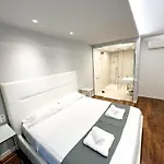 Room Near Pacha